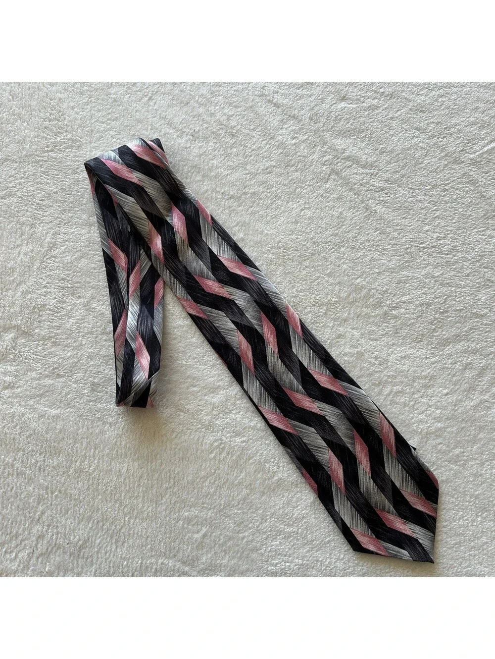 Vintage Pierre Cardin All Silk Pink, black and grey Wavy Pattern Necktie 4